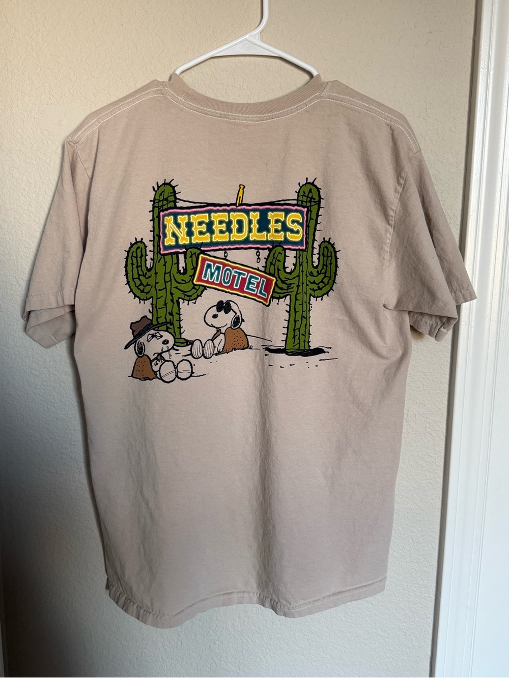 BoxLunch Peanuts Beige Desert Tee - Picture 2 of 3